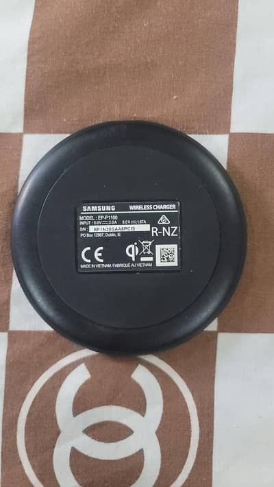 SAMSUNG ORIGNAL WIRELESS CHARGER  (EP-P1100)