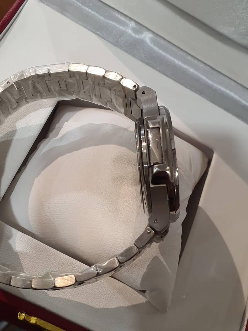 Automatic chain watch 2