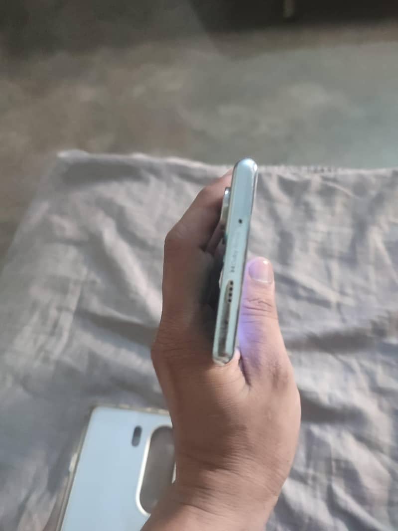 tecno camon 40pro 4