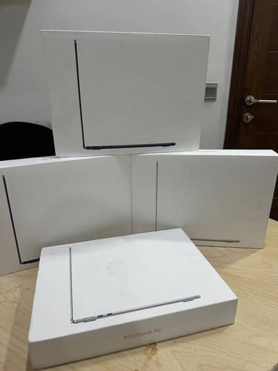 Macbook Air M3 / M5 13.6 inches / 8gb/16gb 512gb