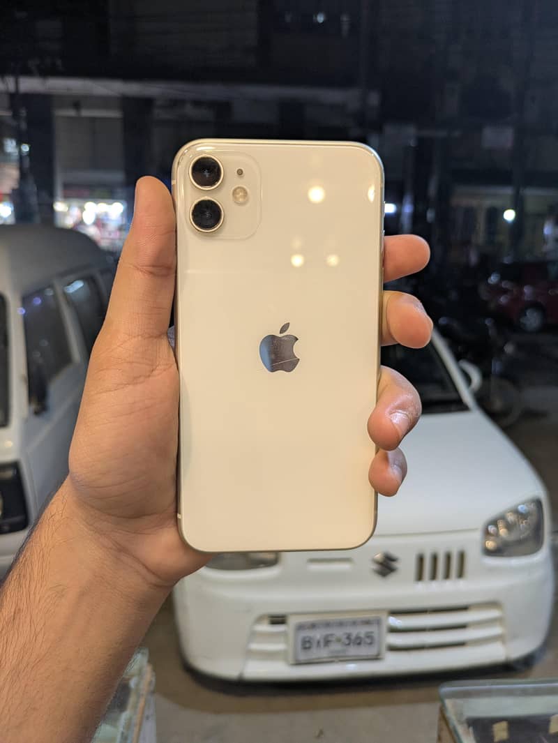 IPHONE 11 0