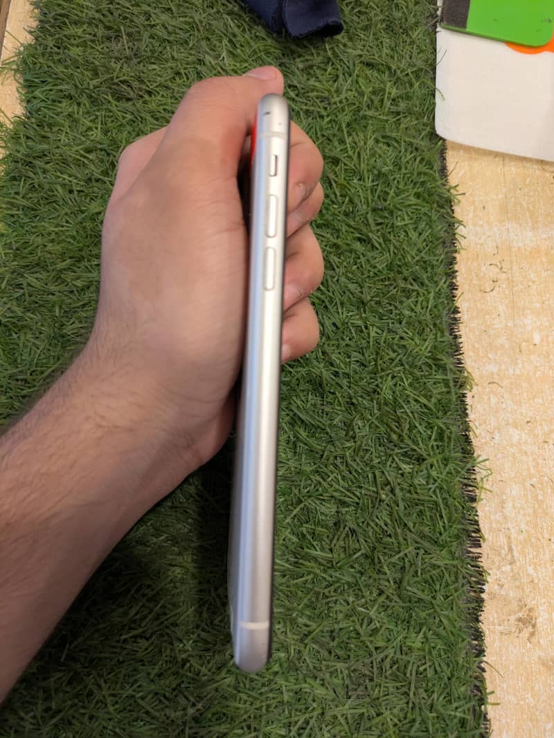 IPHONE 11 1