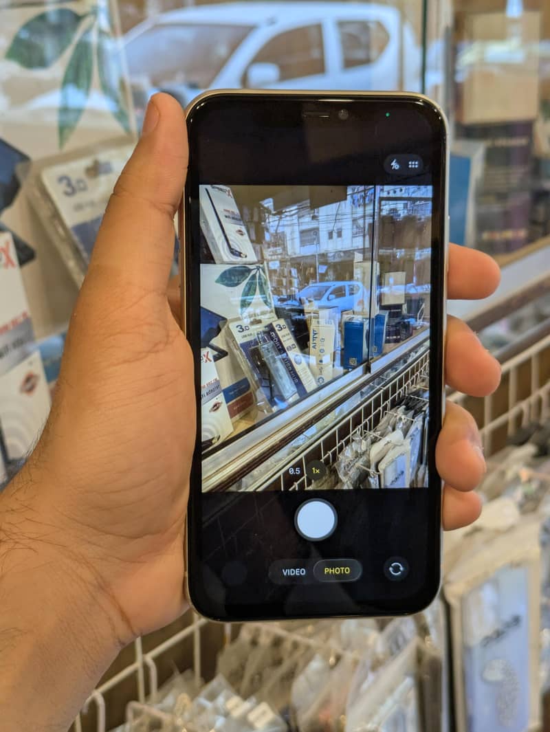 IPHONE 11 7