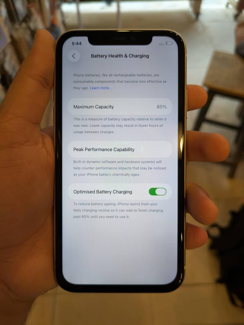 IPHONE 11 8