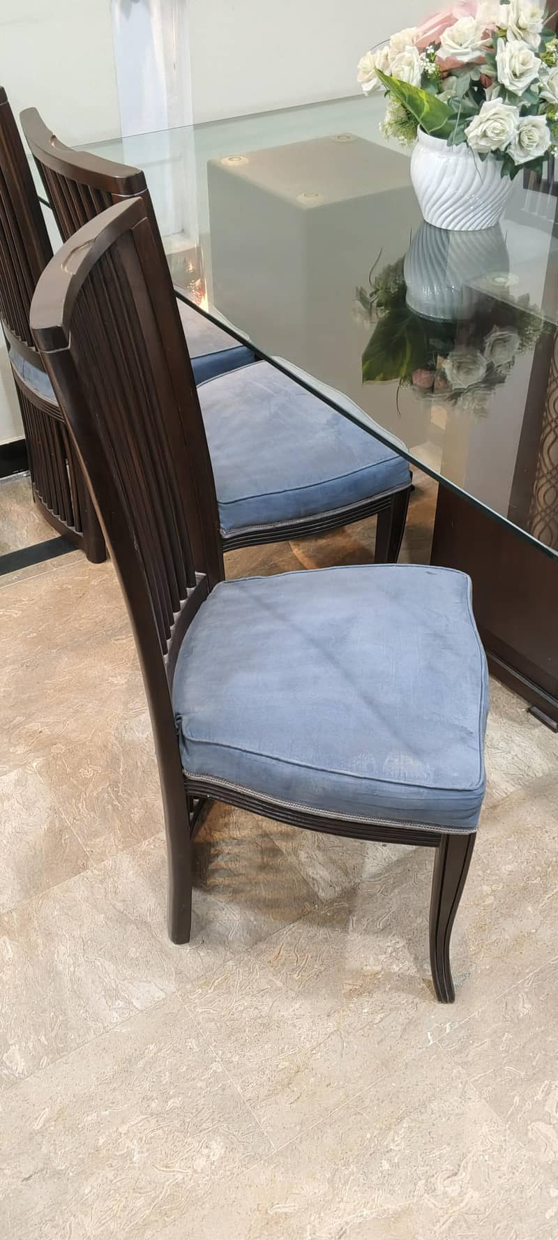 Dining table with chairs 3