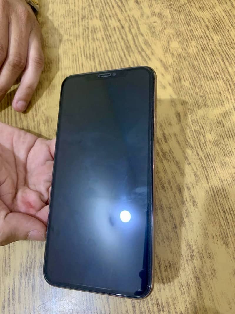 iPhone 11pro Max 4