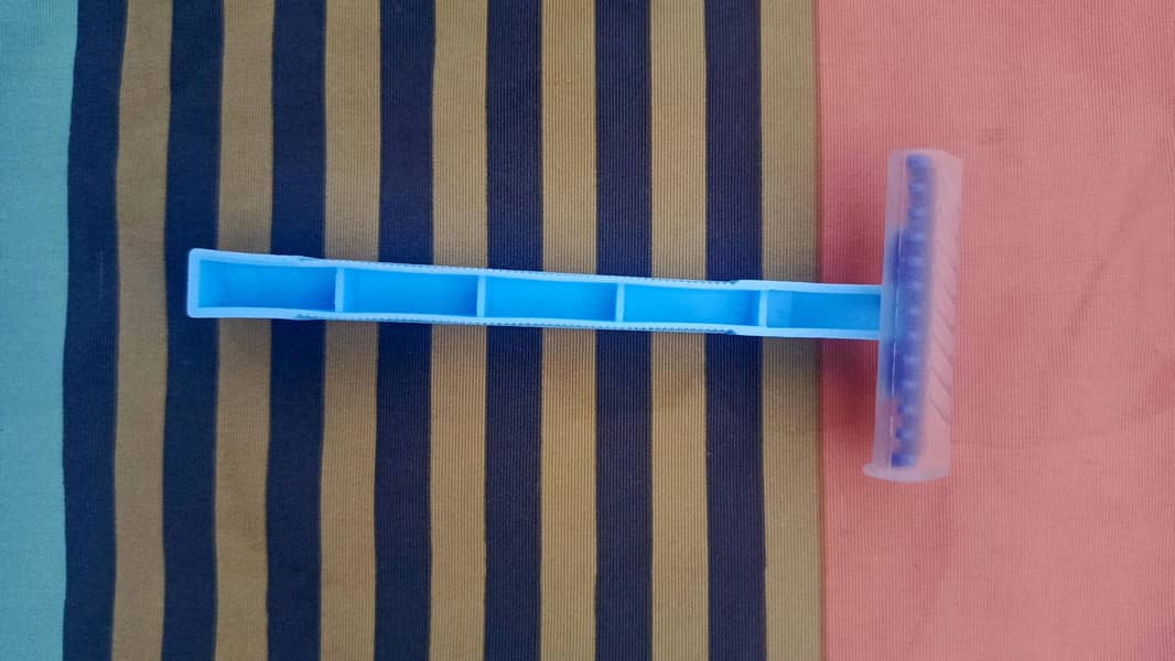 Clean Touch Razor  3