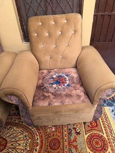 7 Seater Sofa Set in Good Condition for Sale Haroon Chowk Kurri Road