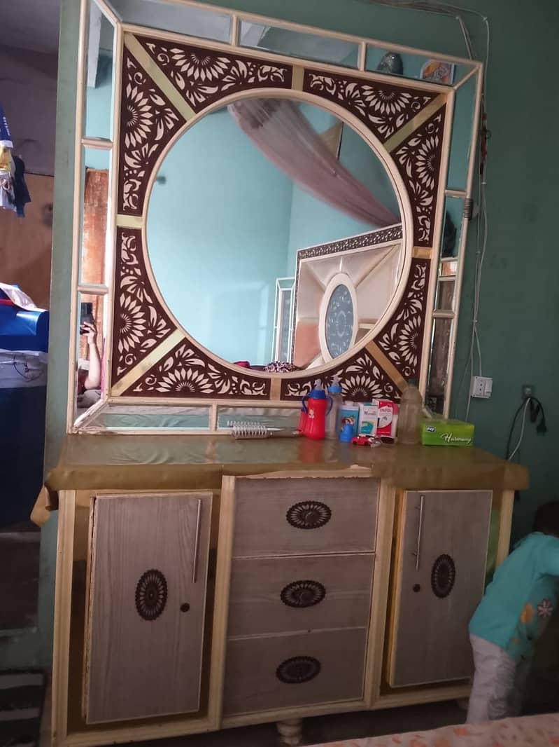 Dressing Table And Side Table 2