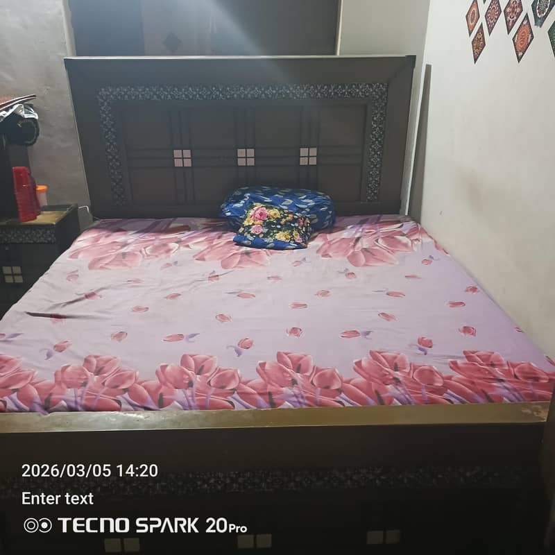 king size bed 0