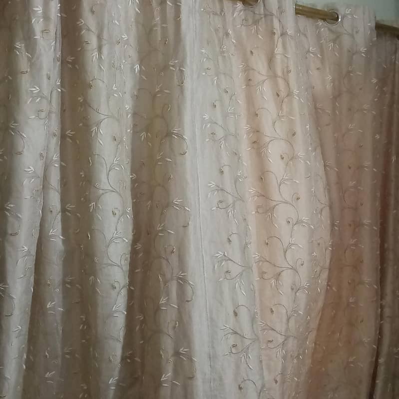 curtains available 0