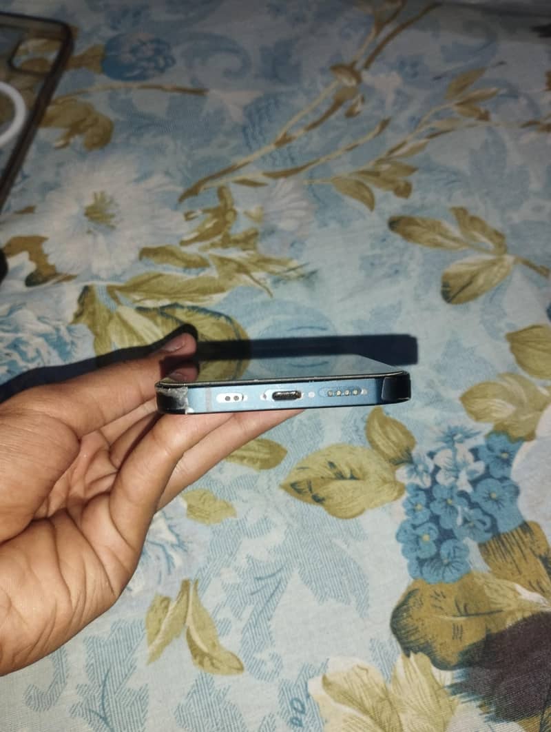 iPhone 13 1