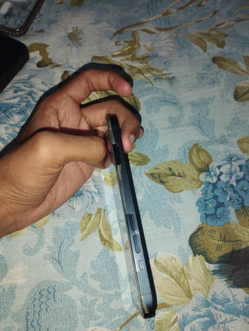 iPhone 13 5