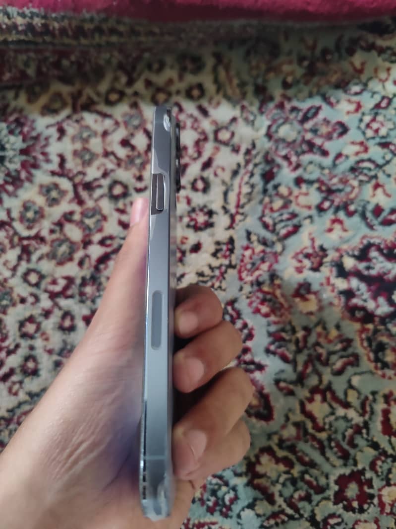 iPhone 13 Pro Max 2