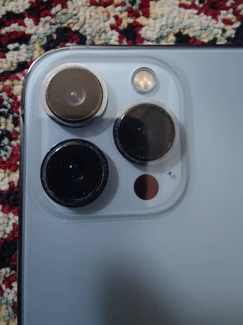 iPhone 13 Pro Max 4