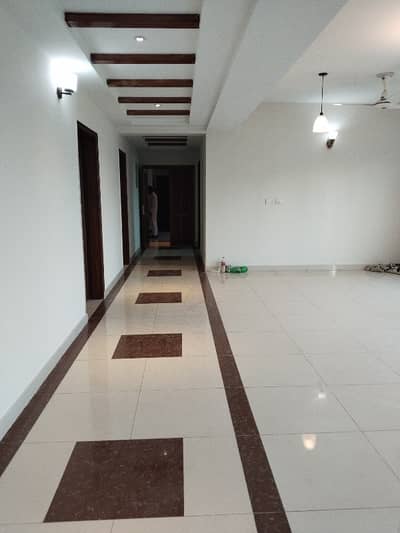3 Bed Room Apartment Available For Rent in Askari 11 Lahore