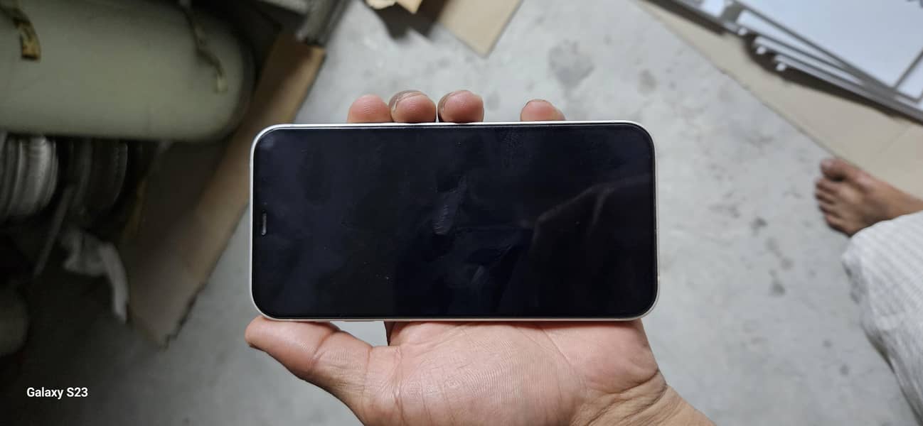 iPhone 12 0