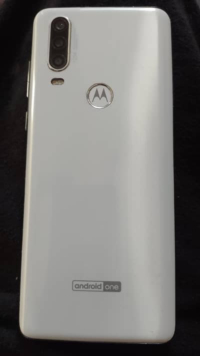 mobile repair nahi hua genuine condition mein hai sield piece hai