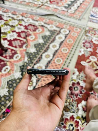 iphone 11 pro non jv chasky wly door rehi