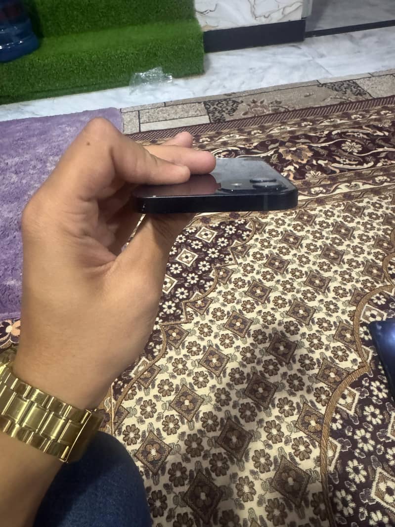 IPHONE 12  5