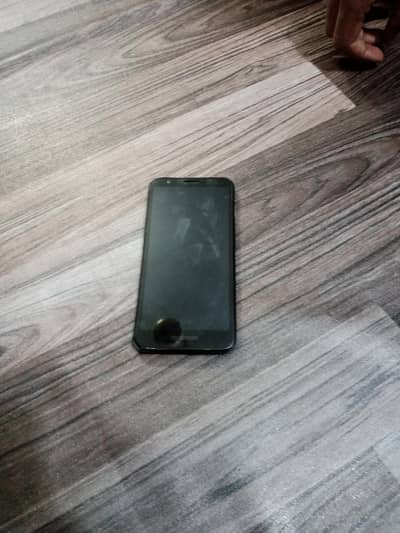 Motorola e6 haiii signal ic khrab hai bki button nhi hai nechy say