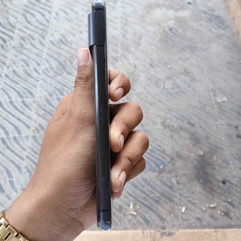 Google pixel 8 4