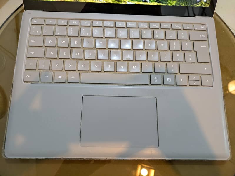 Microsoft surface laptop 1 4