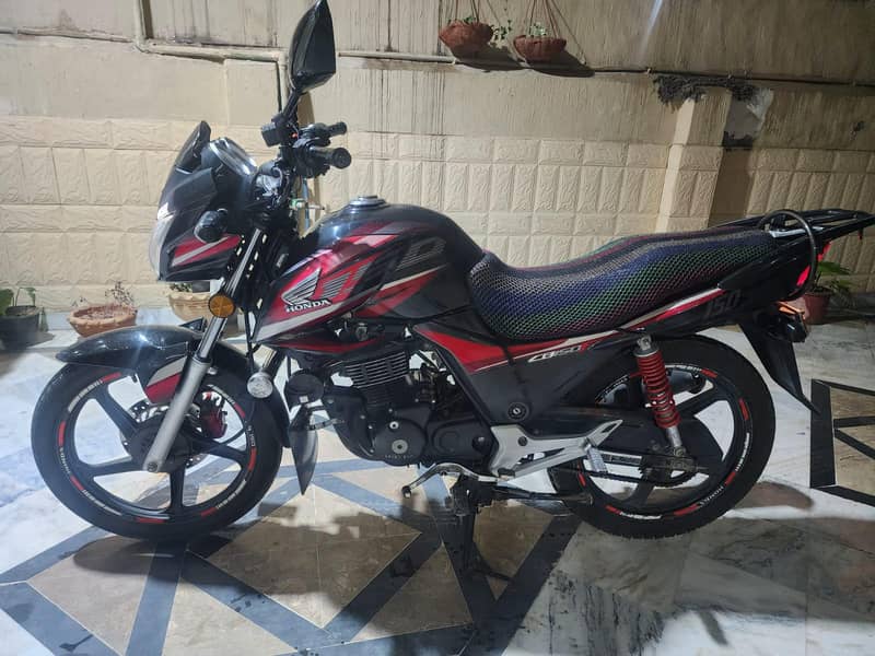 Honda CB150F 1