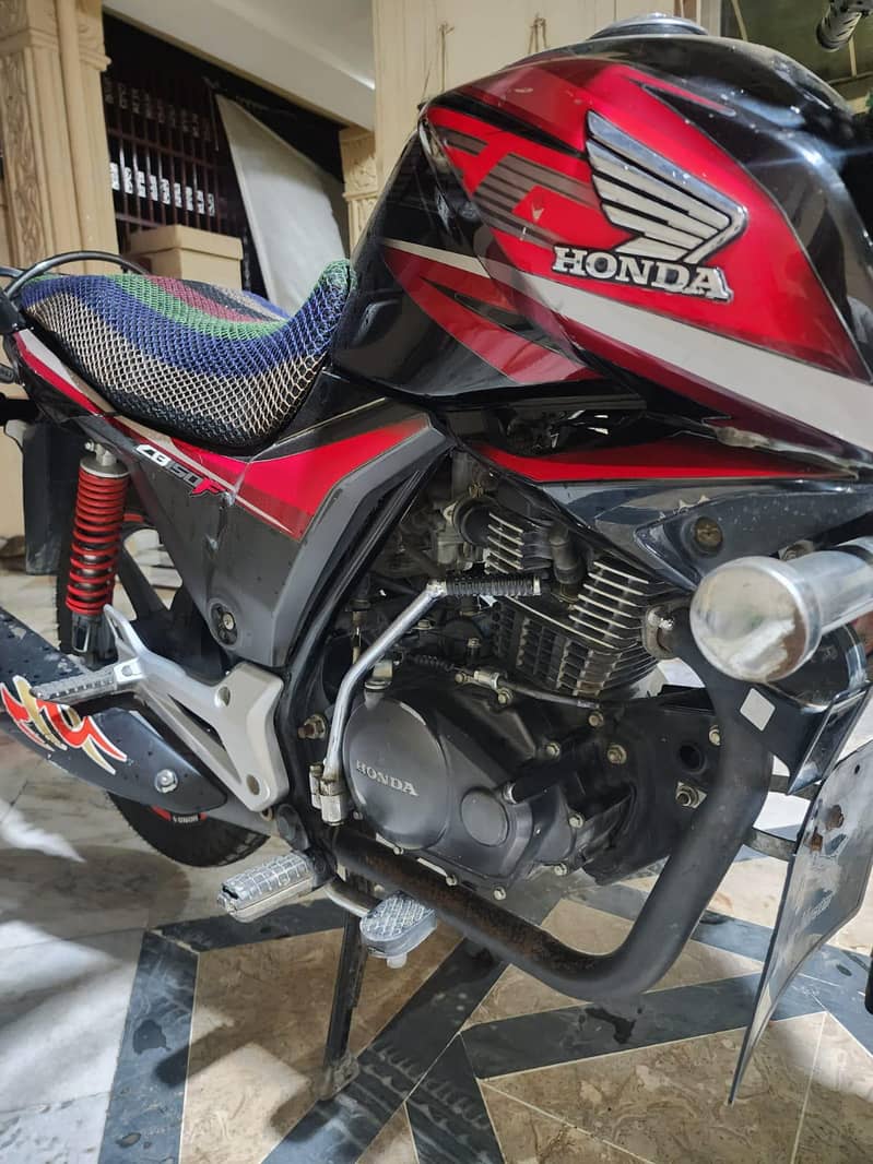 Honda CB150F 7