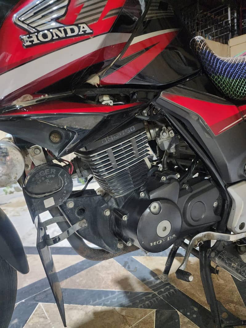 Honda CB150F 10