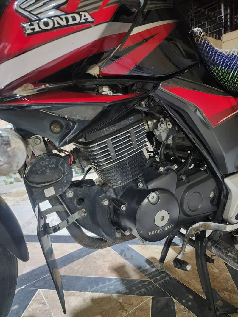 Honda CB150F 12