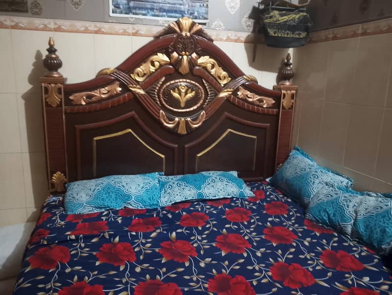 Bed & dressing 0