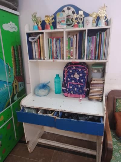 writings table