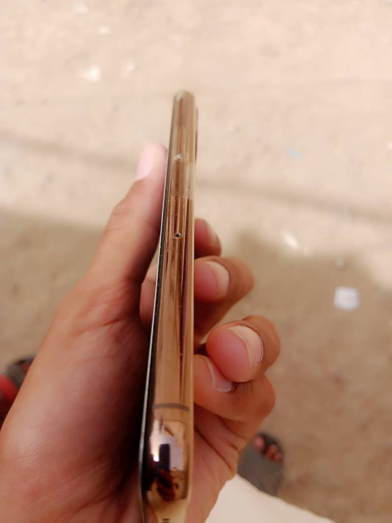 Iphone 11 pro mint condition 1