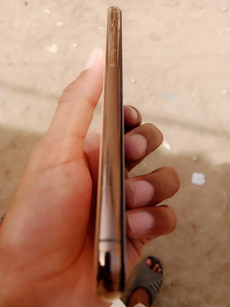 Iphone 11 pro mint condition 2