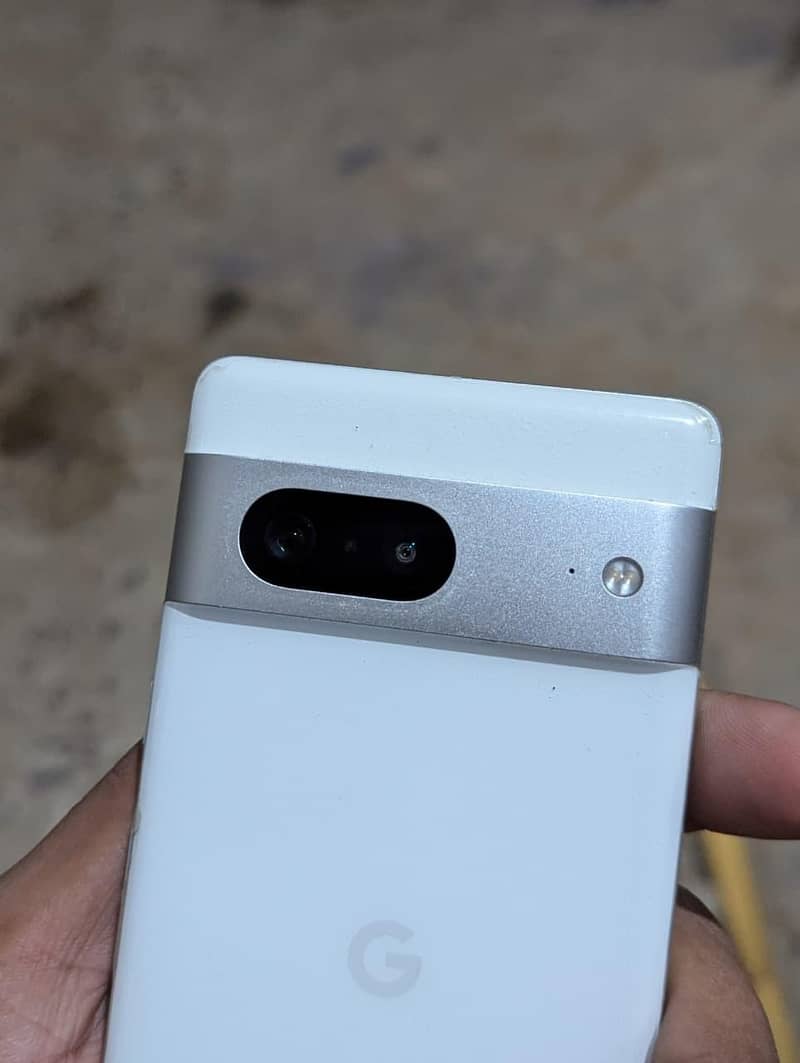 Google Pixel 7 4