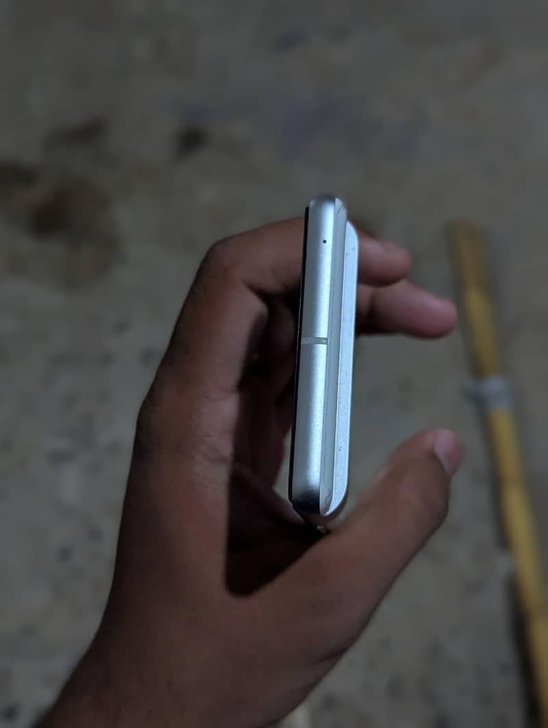 Google Pixel 7 5
