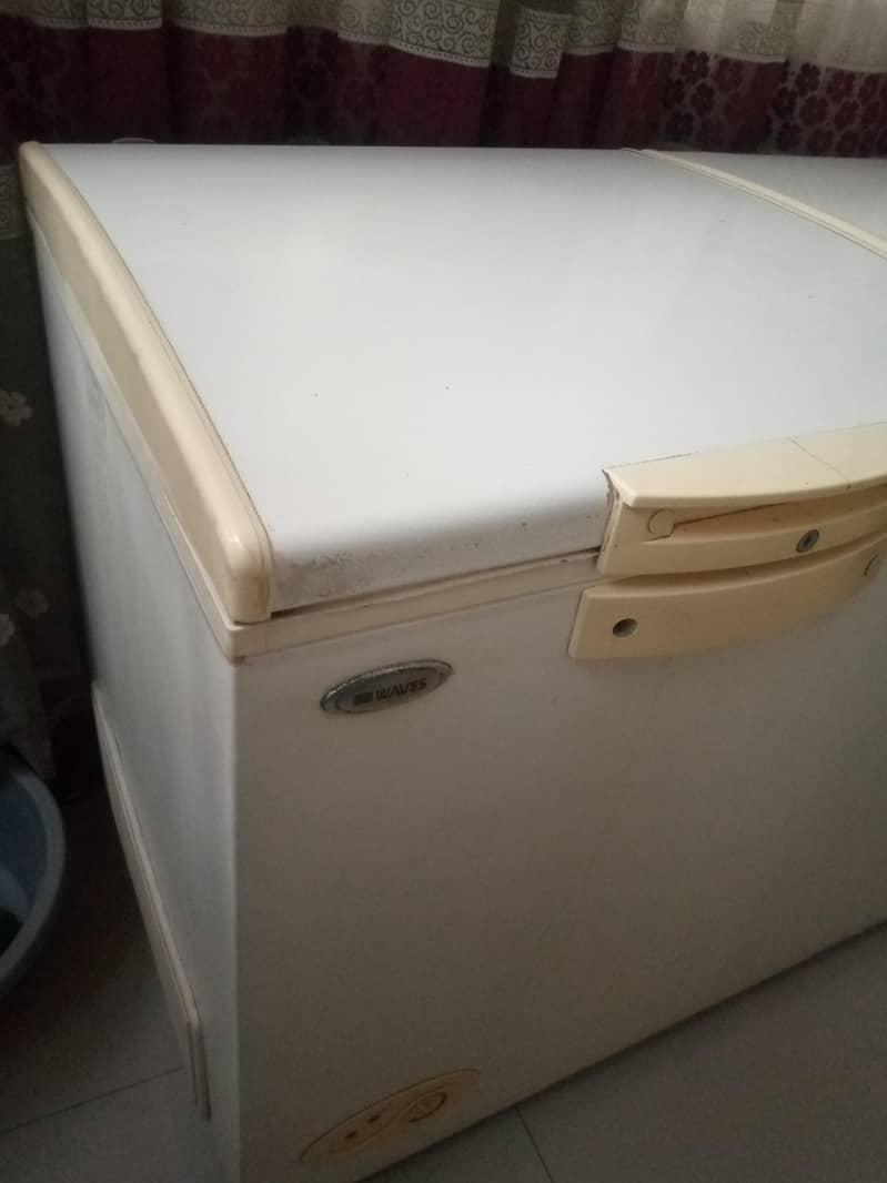 waves deep freezer . 1