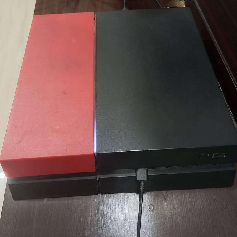 Ps4 1TB 2 controllers 0
