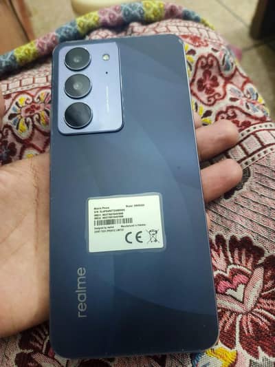 8GB Ram 128 GB Storage condition 10/10 only 2 weaks use 1 years warran