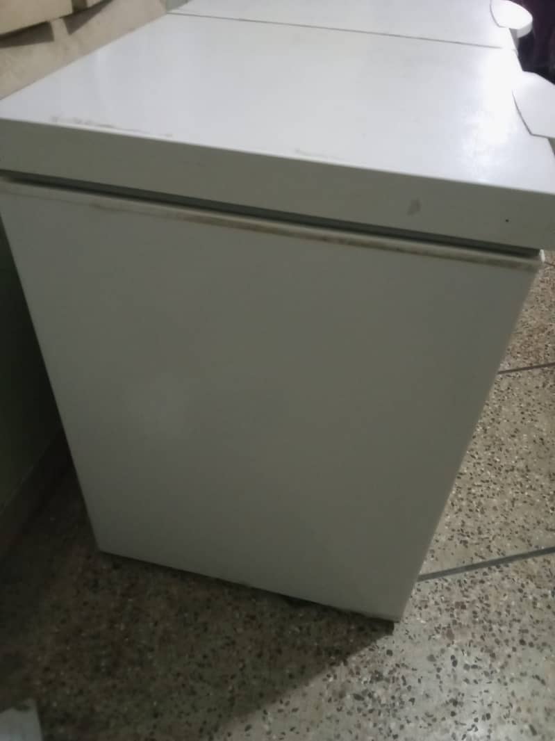 Dawlance deep freezer 2