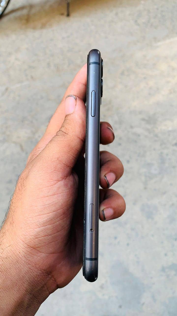 iPhone 11 0