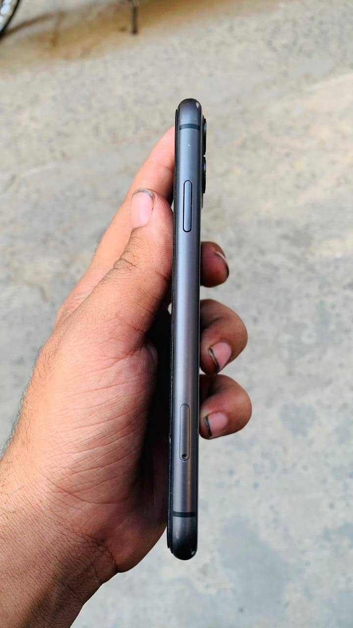 iPhone 11 5