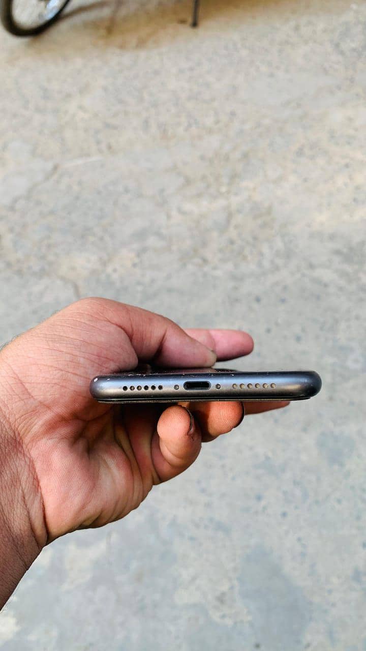 iPhone 11 8