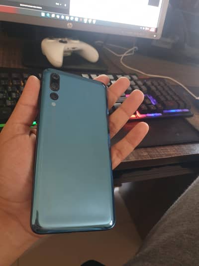 Selling my Huawei P20 Pro in good working condition