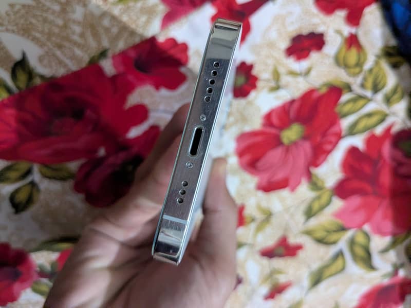 iphone 12 pro 8