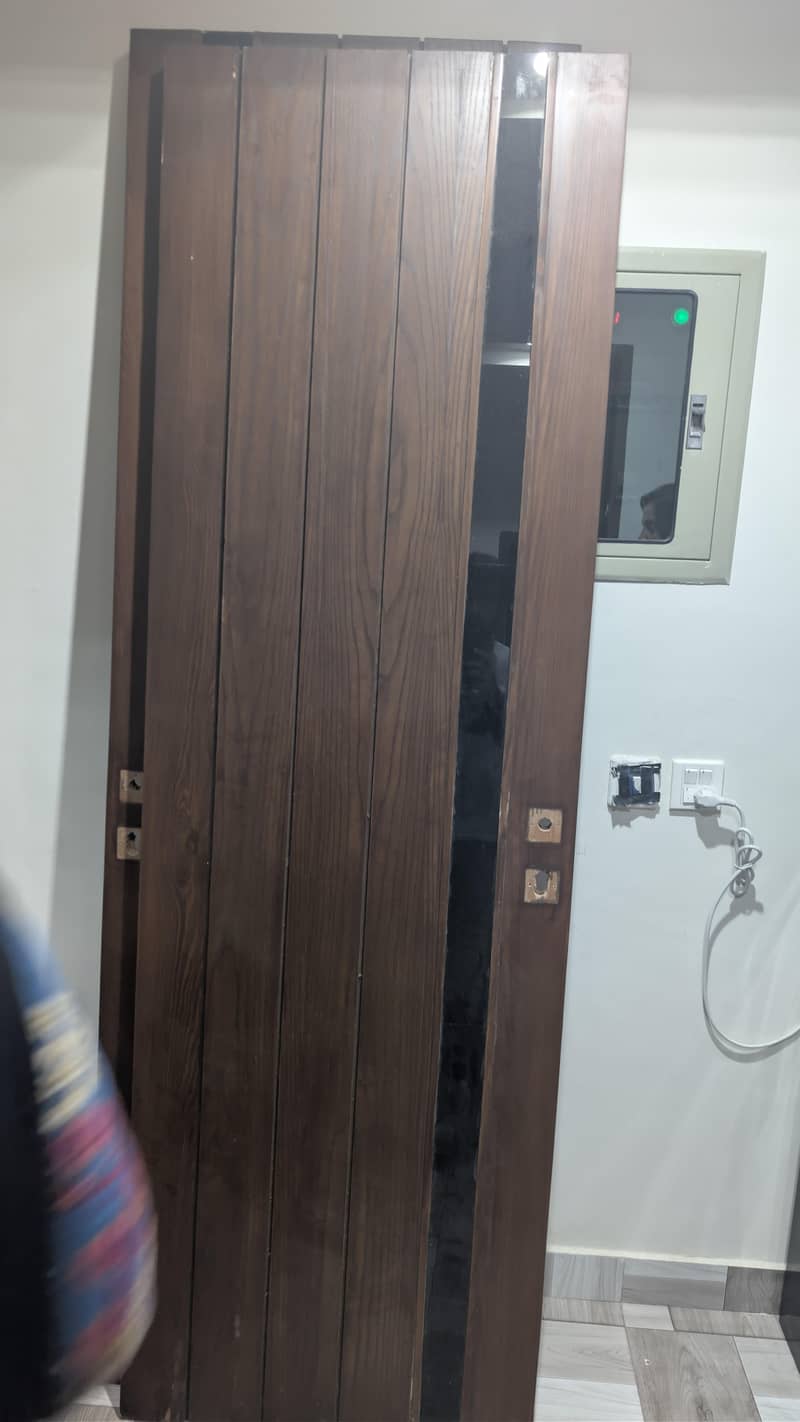 Bath Door 0