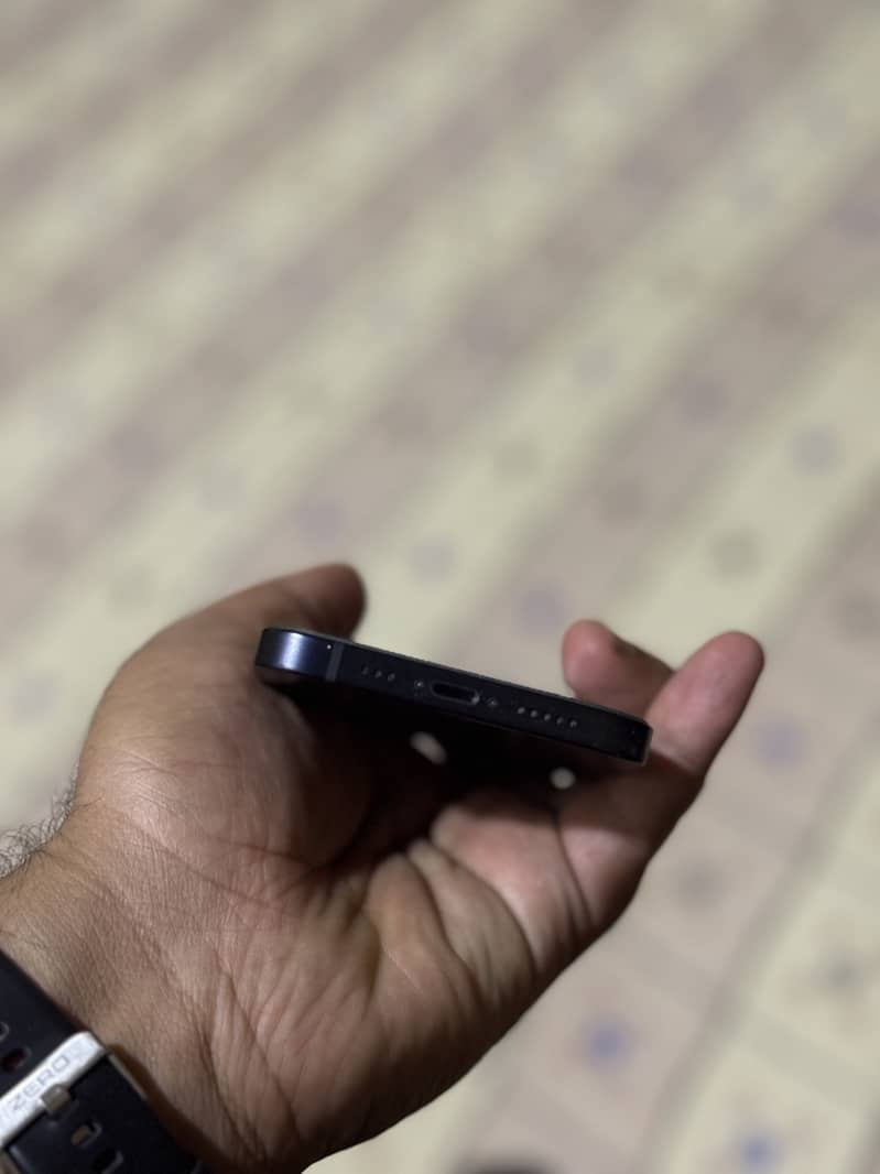 iPhone 12 3