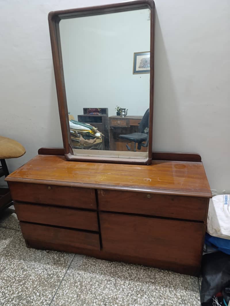 Dressing Table 0
