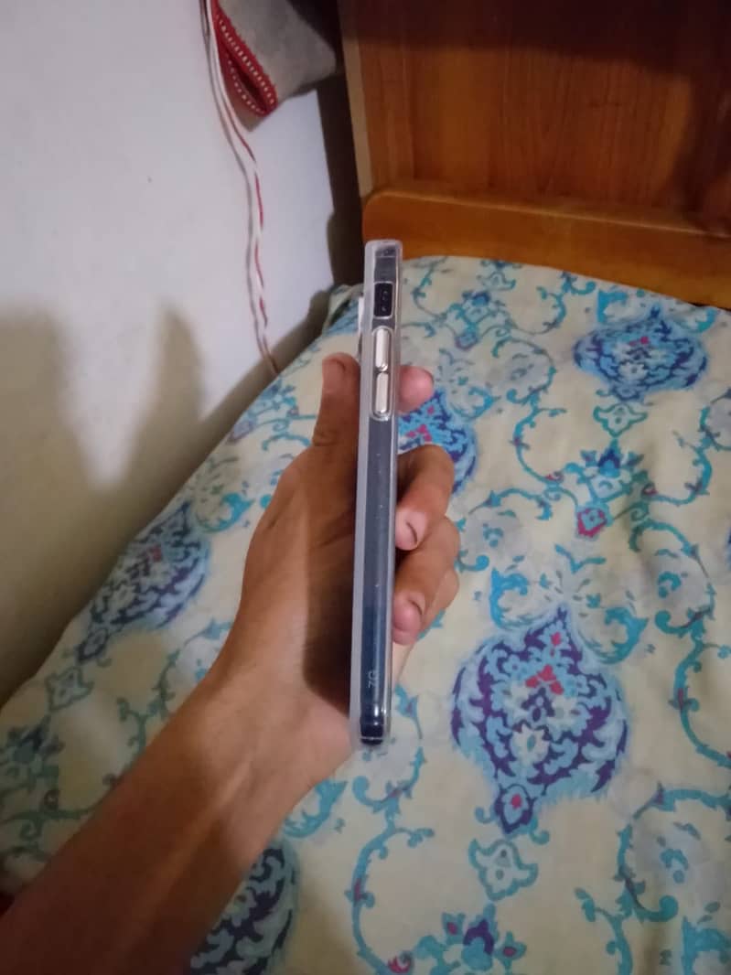 iPhone SE 3 generation 1